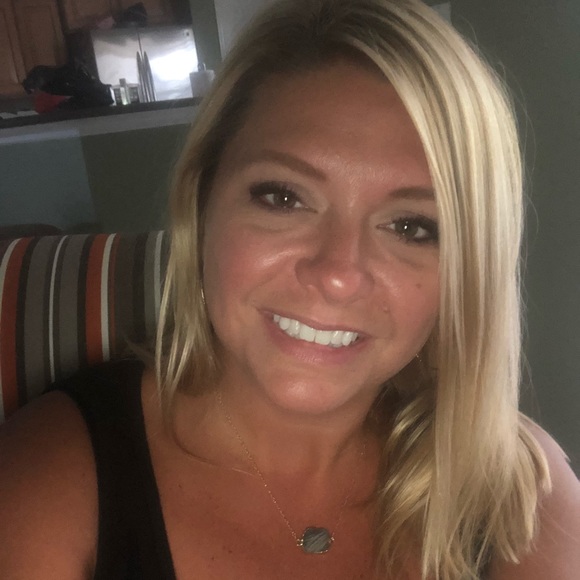 Meet your Posher, Becky - Picture 1 of 1